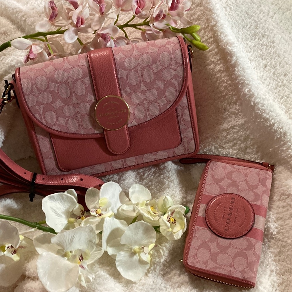 Coach Lonnie crossbody pink shoulder bag AND wallet sold as a set💕